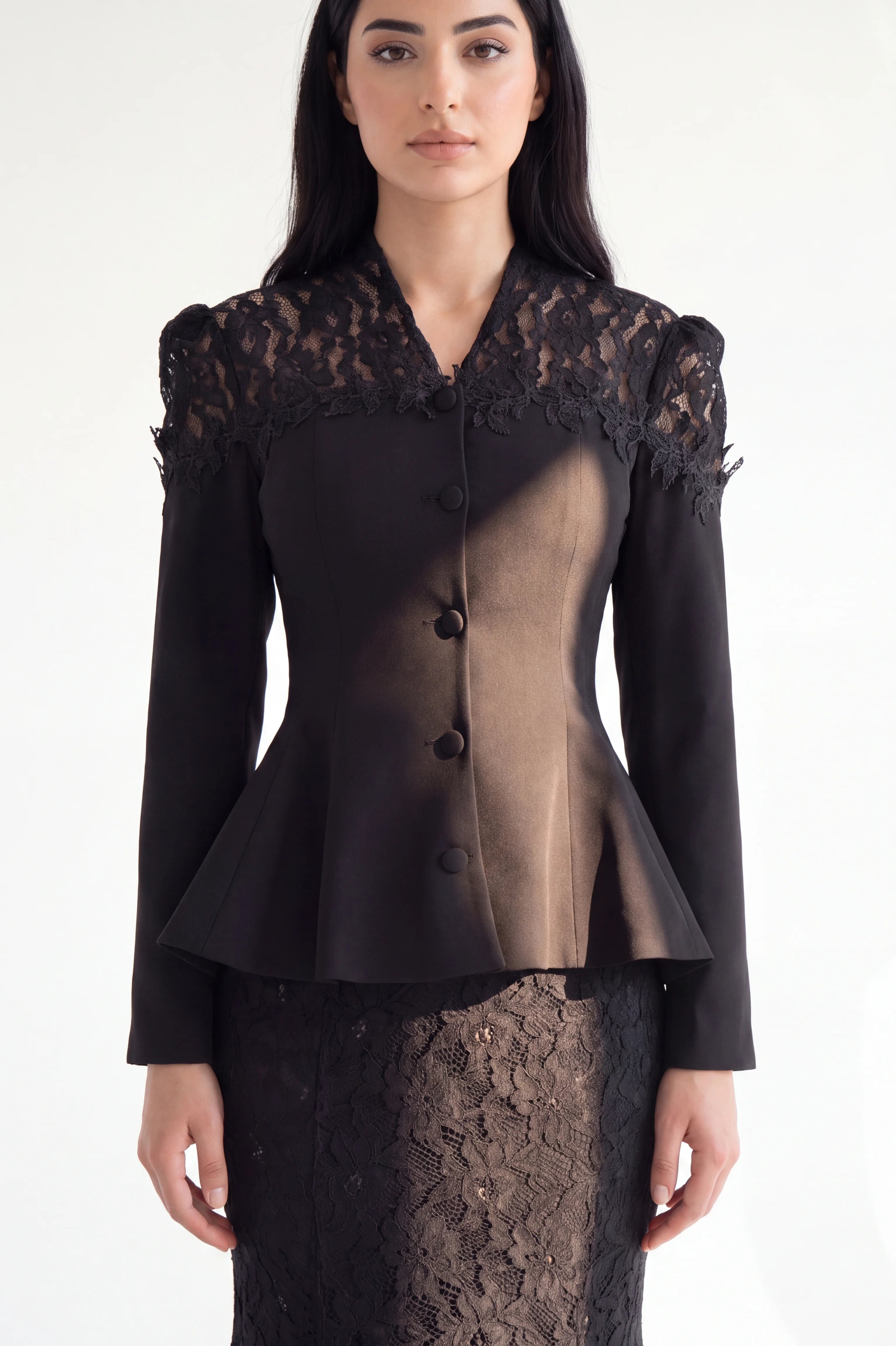 V-Neck Flower Details Dantel Set