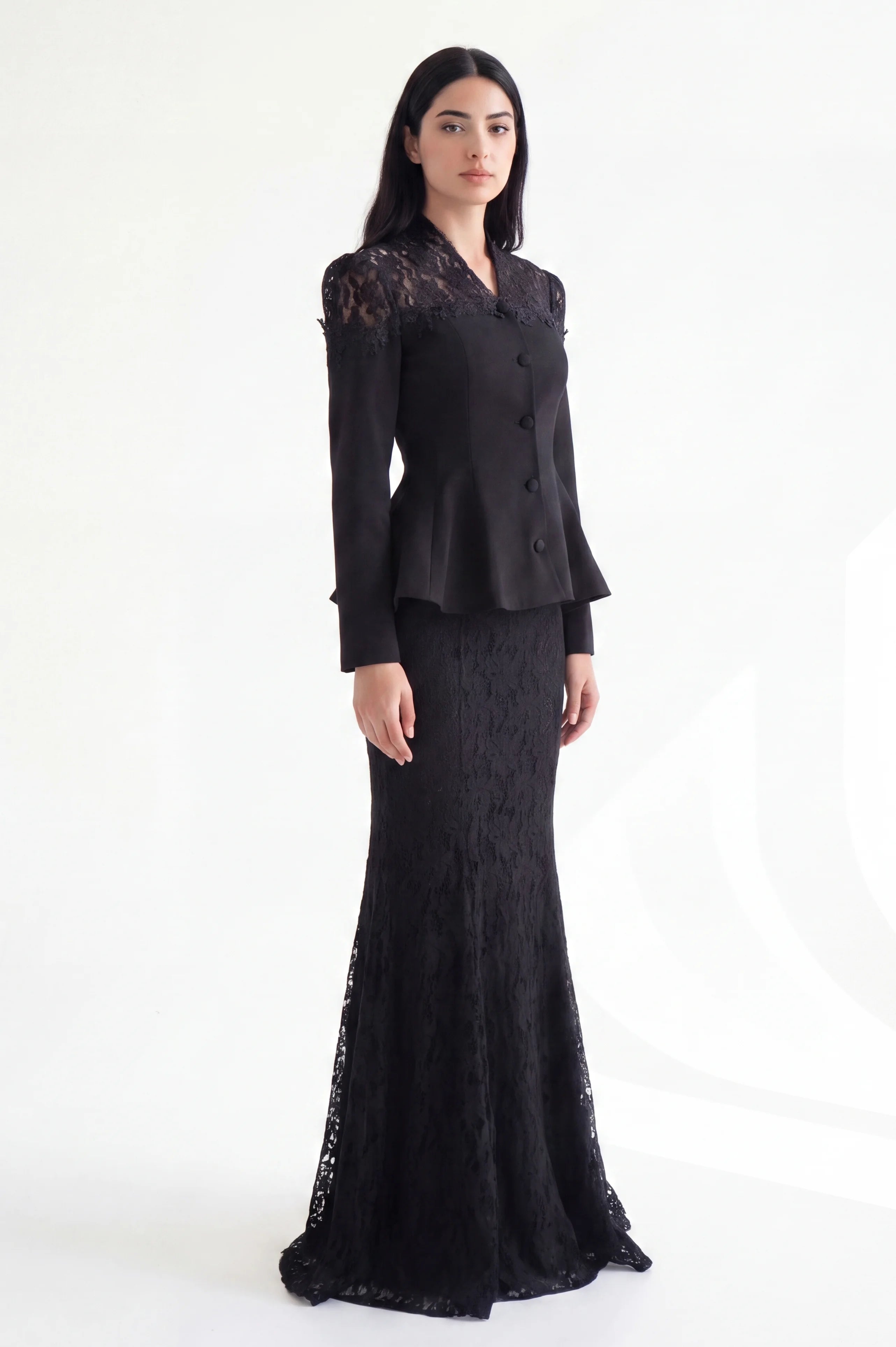 V-Neck Flower Details Dantel Set