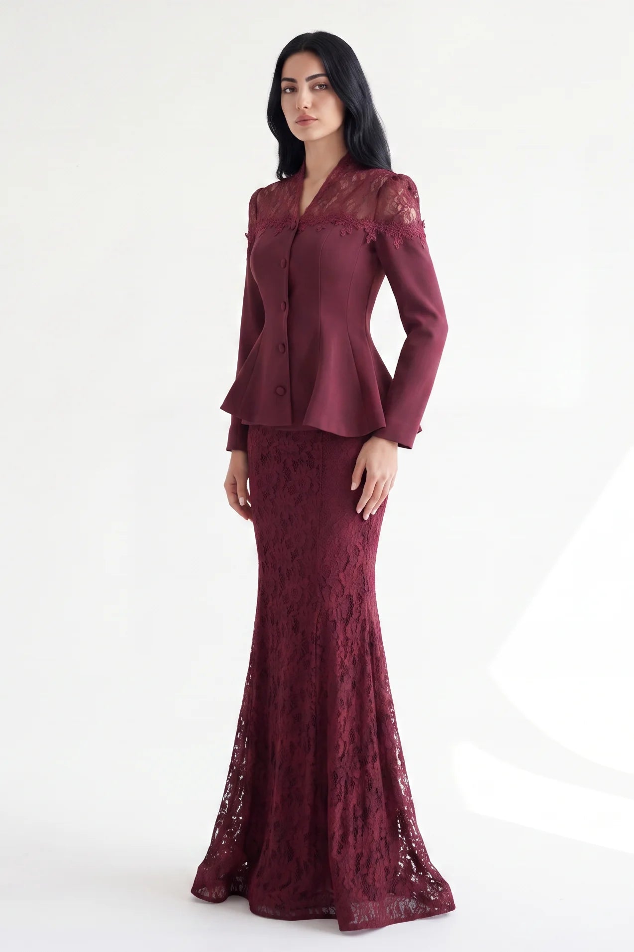 V-Neck Flower Details Dantel Set