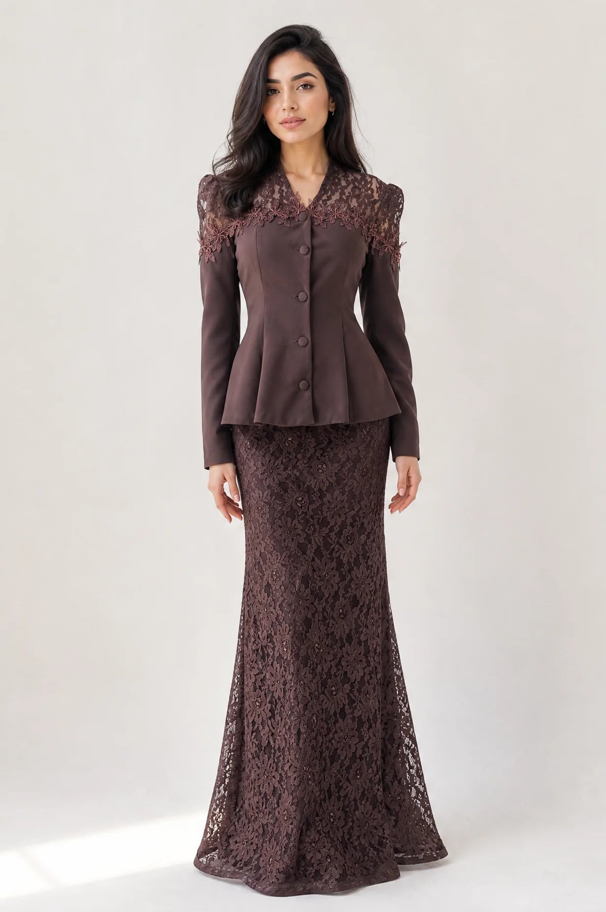 V-Neck Flower Details Dantel Set