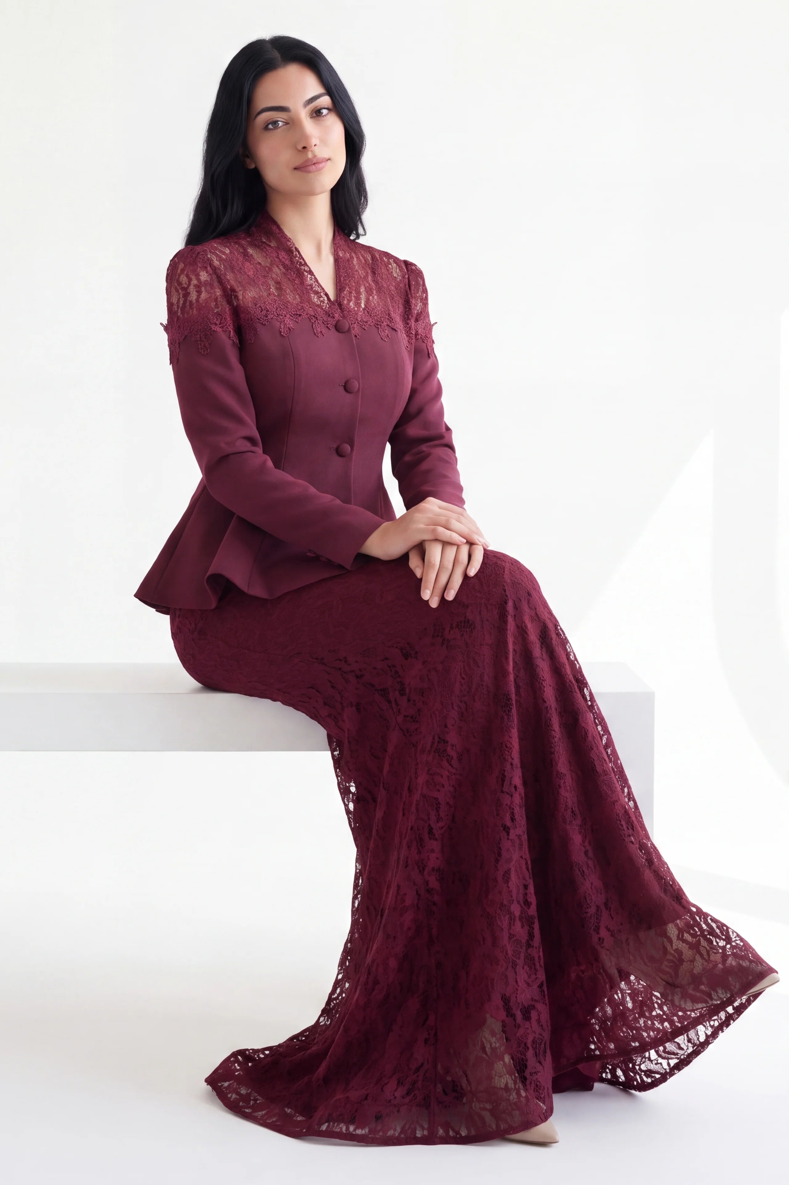 V-Neck Flower Details Dantel Set