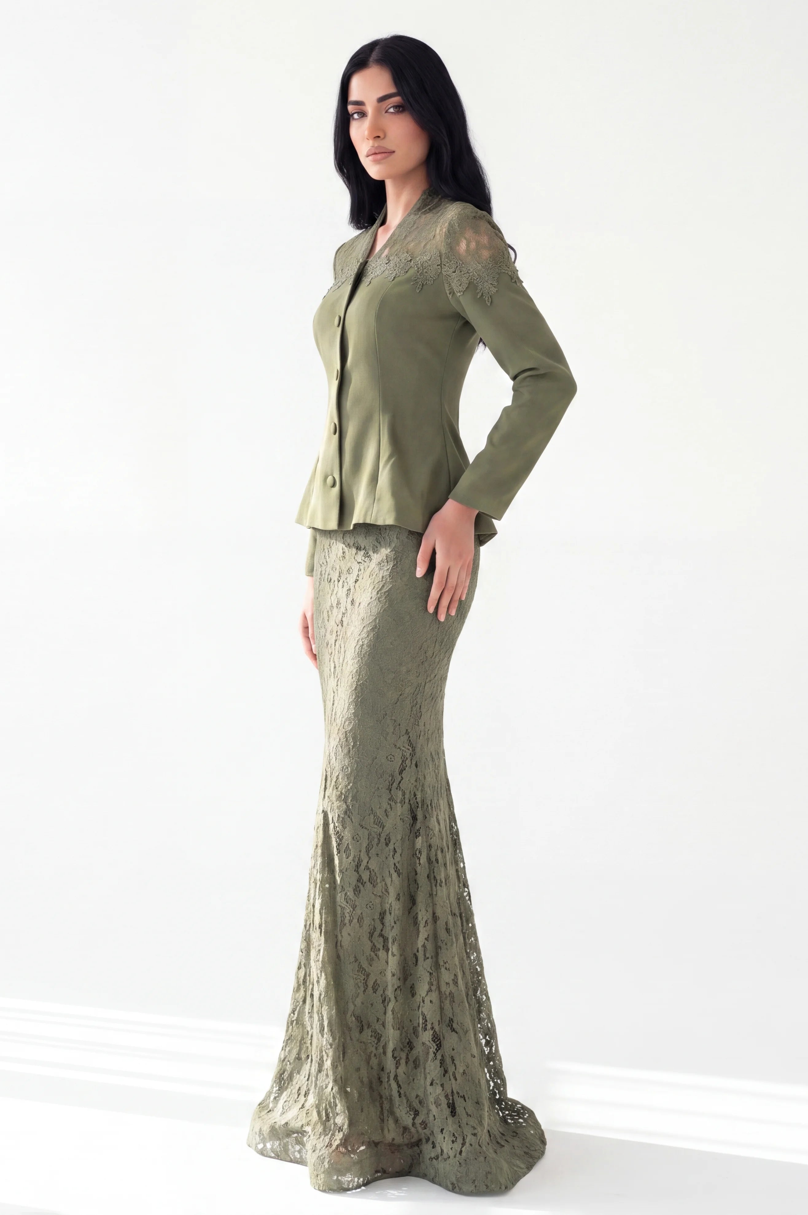 V-Neck Flower Details Dantel Set