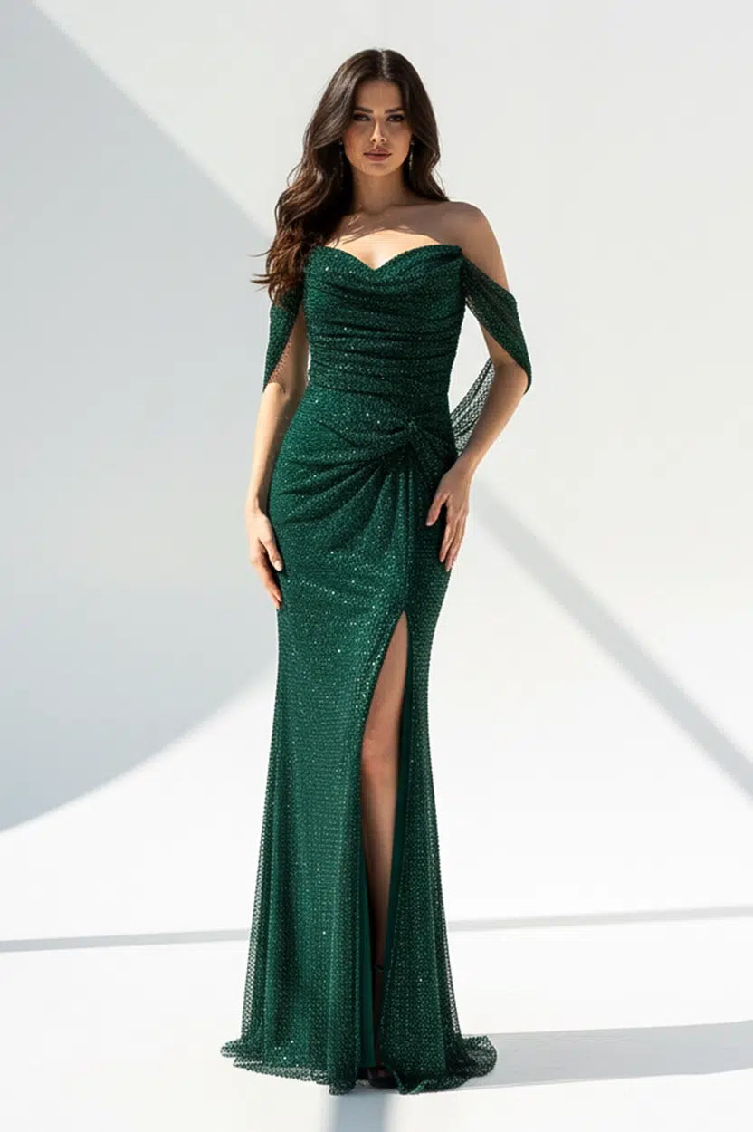 فستان شبكي مكشكش الصدر ومزين بالكريستال عند الكتفين